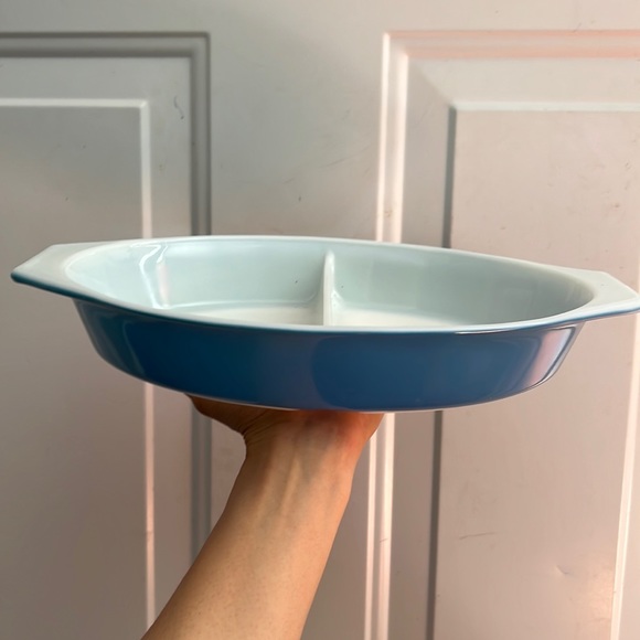 Pyrex Other - Pyrex divided dish, no lid